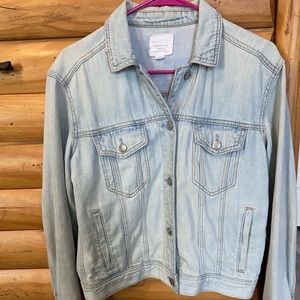 Light Wash Denim Jacket from American Eagle (size small)